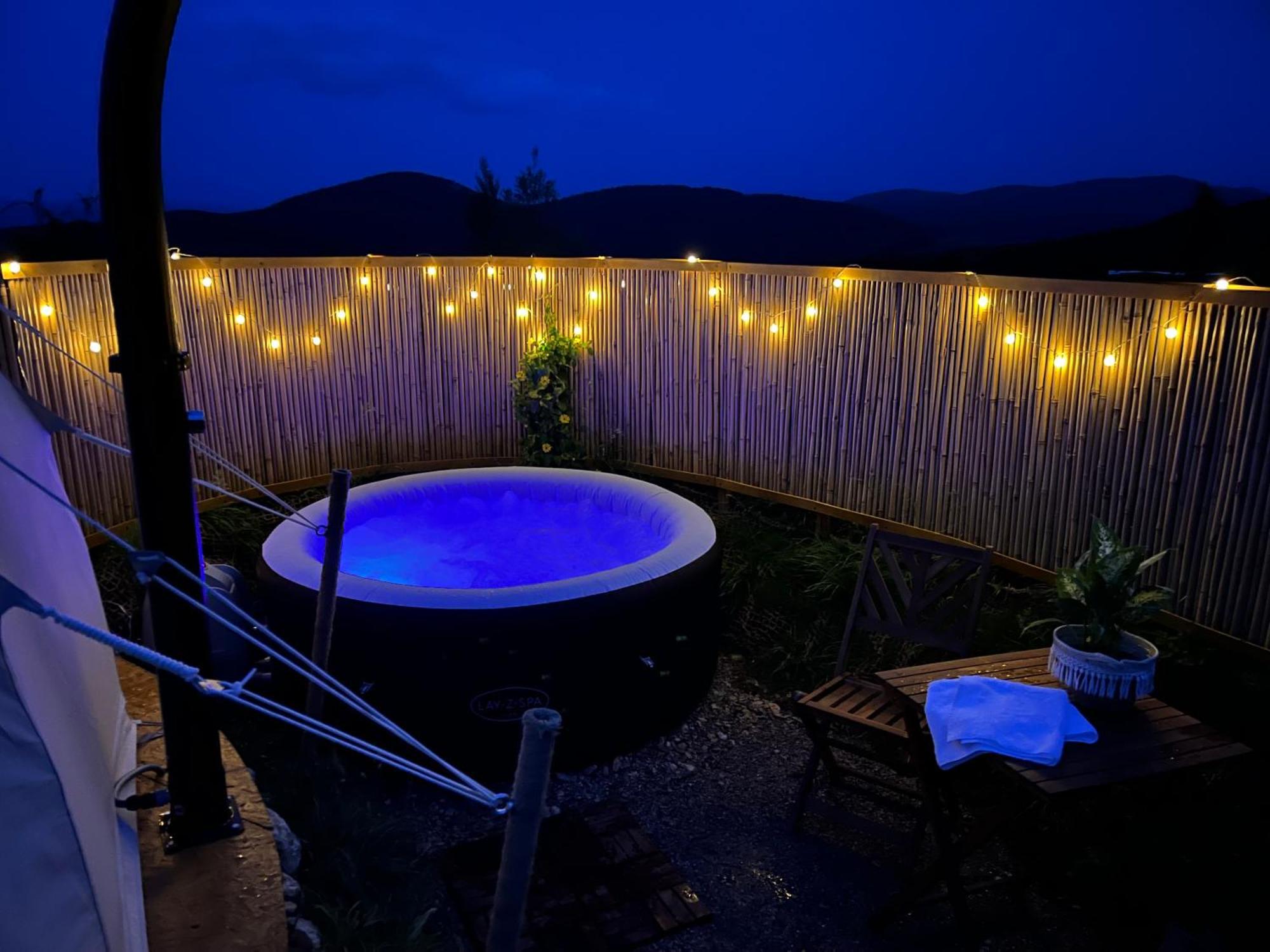 Glamping Hohe Wand - Zelt Mit Sternenfenster Und Whirlpool Hotel Maiersdorf Kültér fotó